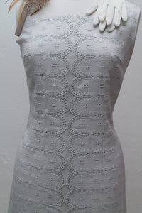 Råhvid cocktailkjole med broderie-anglaise 1960. M