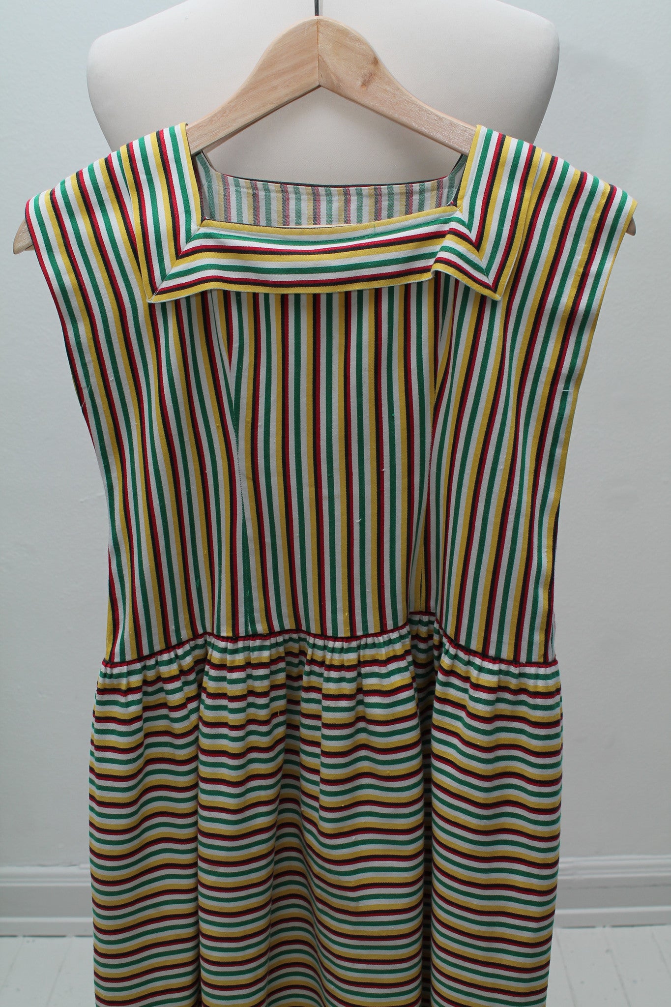 Sommerkjole, stribet 1950. Str. 14 år
