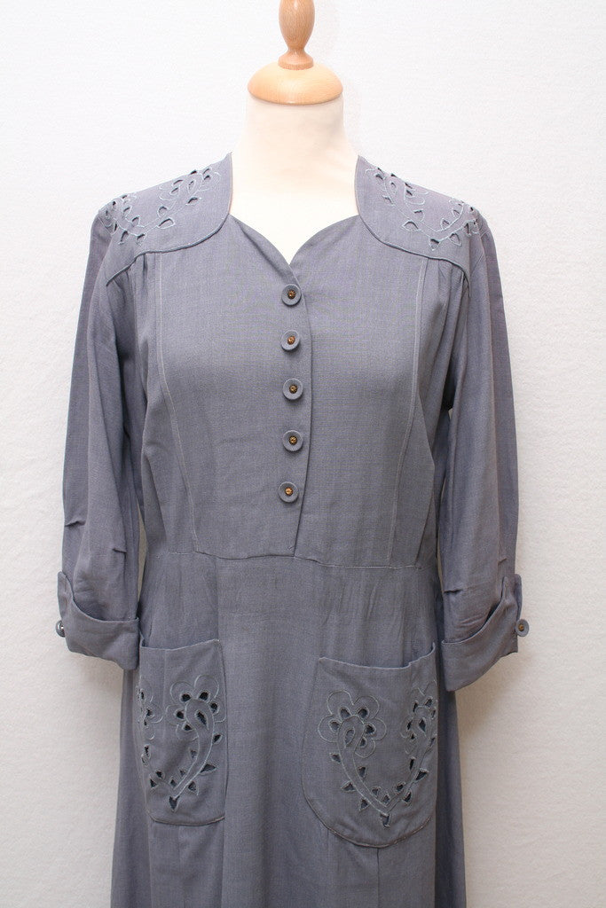 Hverdagskjole med broderie-anglaise ca.1940